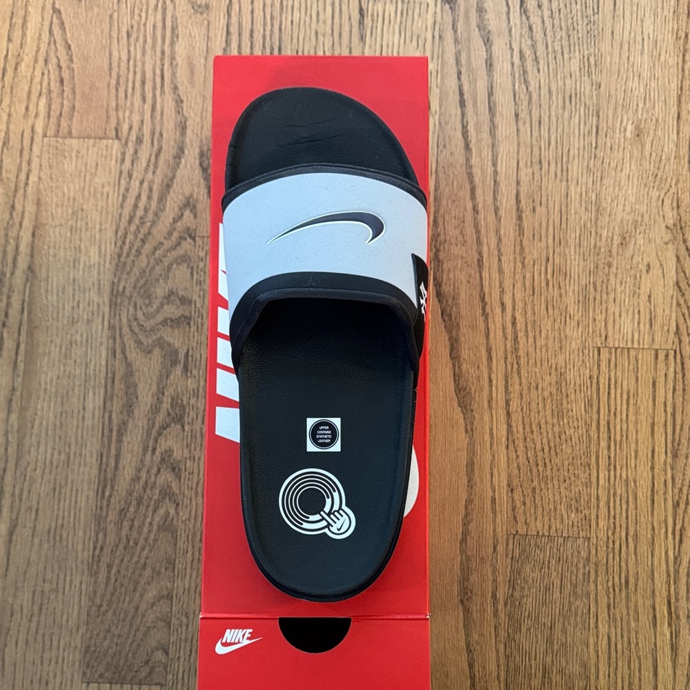 Nike Offcourt Slide Yankees in Wolf Grey and Pitch Blue